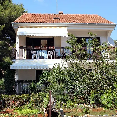 Brgulje 6241a Apartamento *